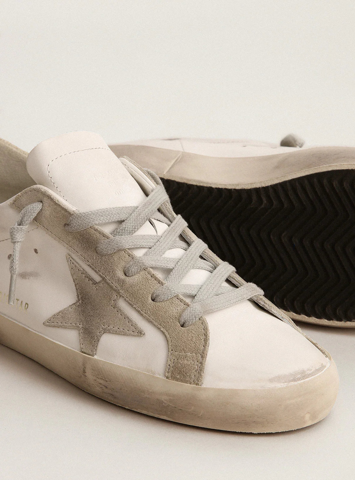 Super-Star Donna con stella e talloncino in suede grigio