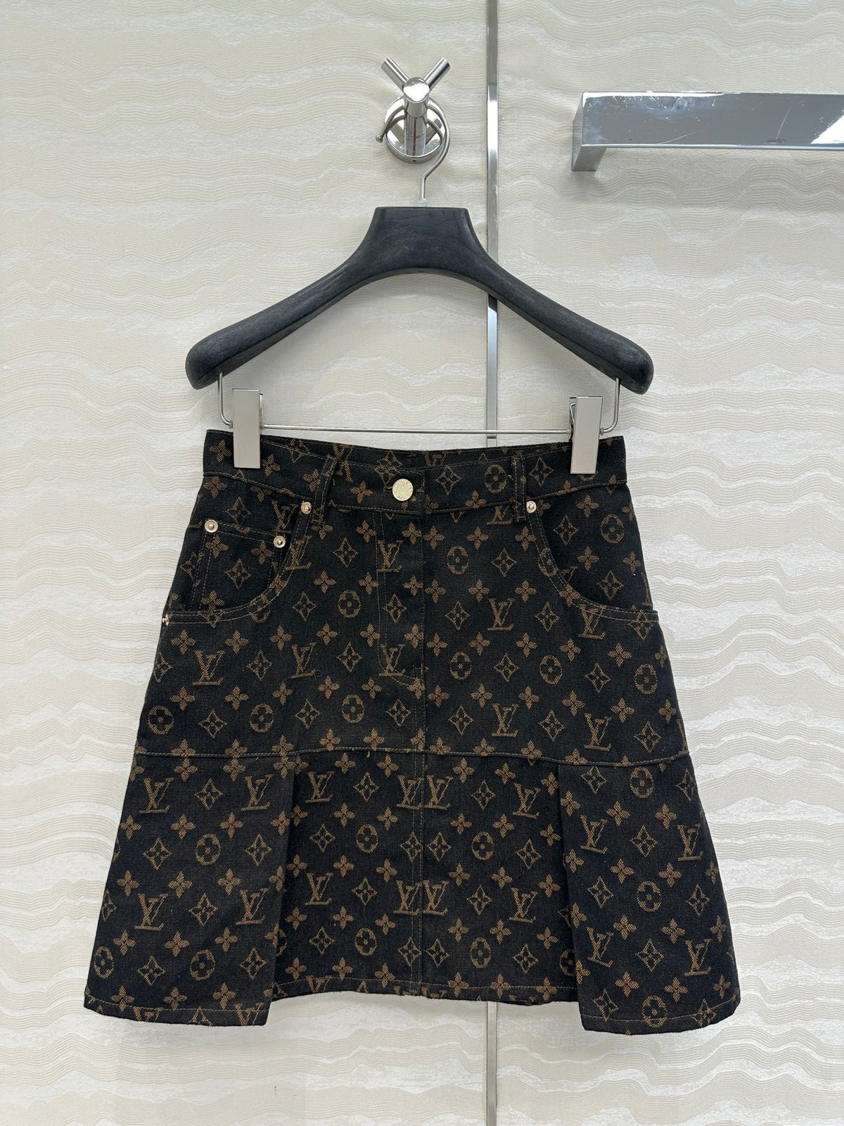 LV 25 Classic Logo Denim Skirt Black Cotton – Accessorio premium elegante