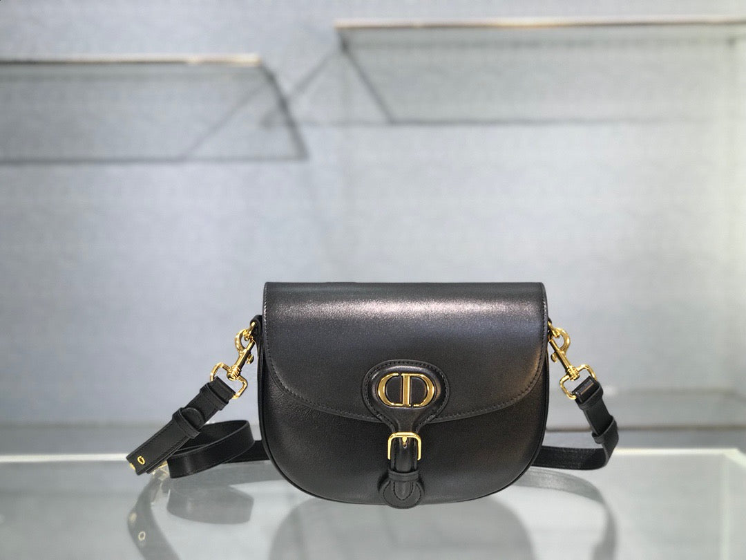 MEDIUM DIOR BOBBY BAG – Elegant premium accessory
