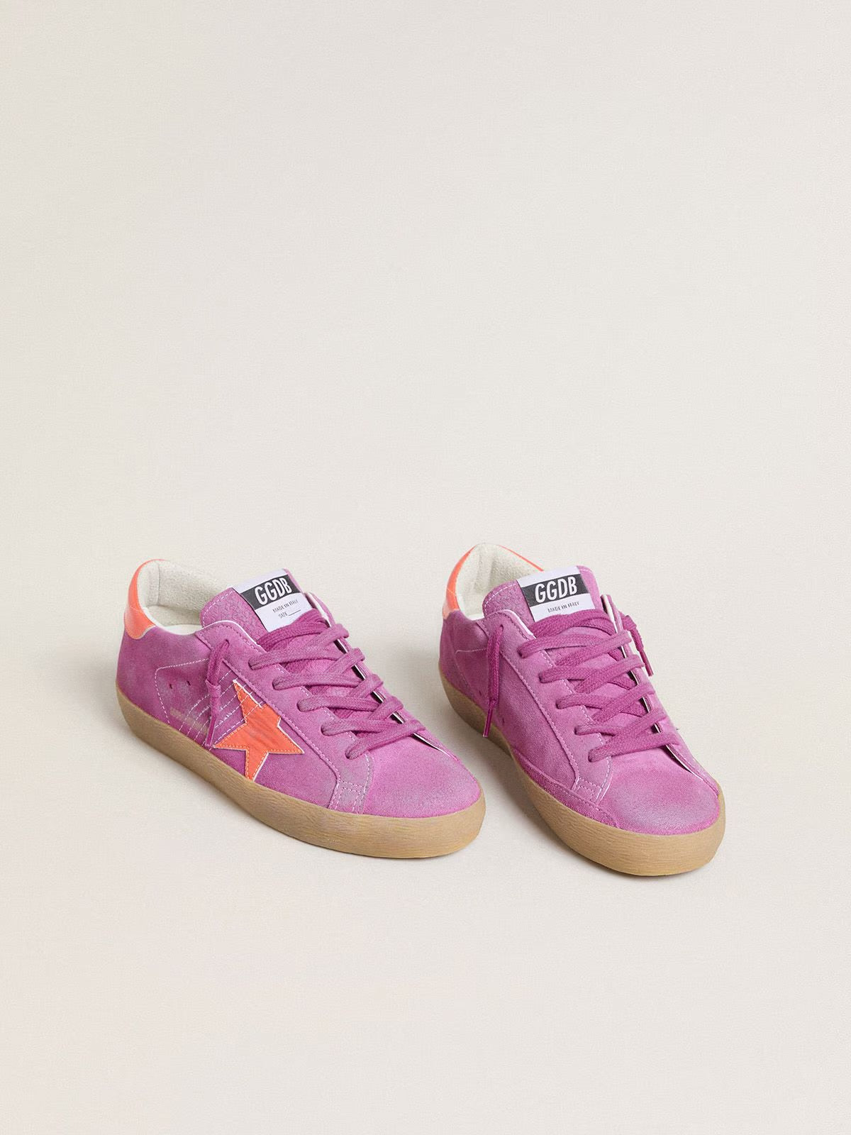 Super-Star Donna in suede fucsia con stella e talloncino in pelle laminata arancio fluo