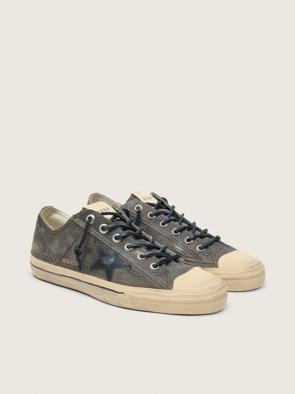 Golden Goose V Star Uomo in Suede Nero con Stella in Pelle Nera