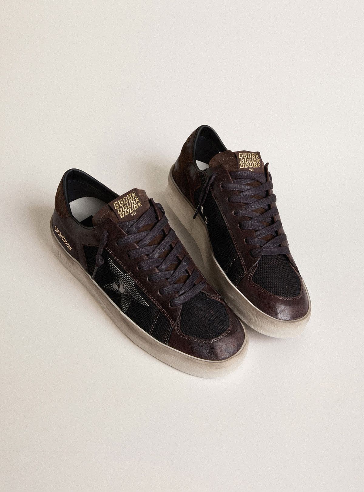 Golden Goose Stardan Uomo in Suede Marrone e Rete Nera con Stella in Pelle Bianca e Inserti in Nappa