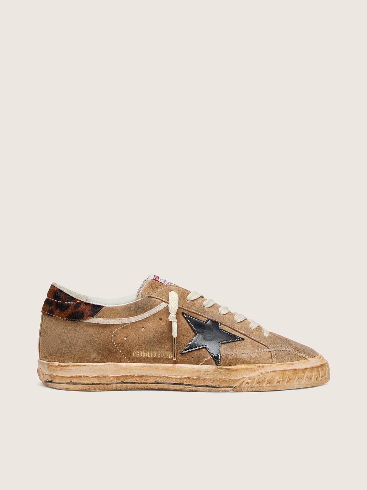 Golden Goose Super-Star Ltd Uomo in Suede Tabacco con Stella Nera Tallone Animalier