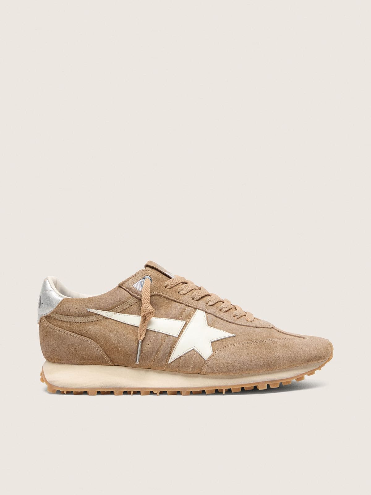 Golden Goose Marathon Uomo in Suede Tabacco con Stella Bianca