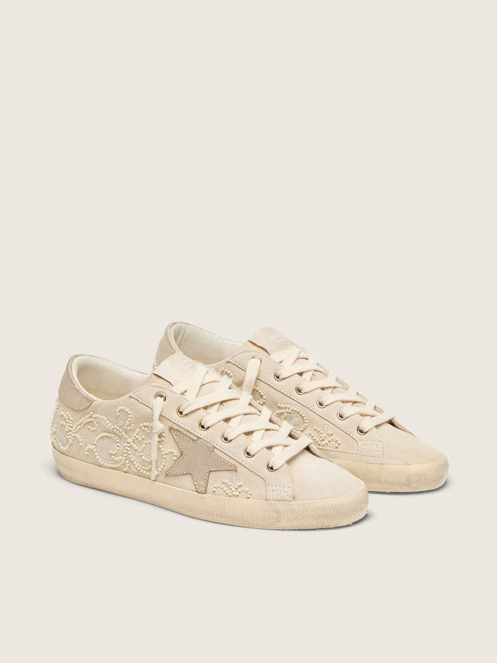 Golden Goose Super-Star Ltd Donna in Suede Color Perla con Stella Oro e Ricami in Perline