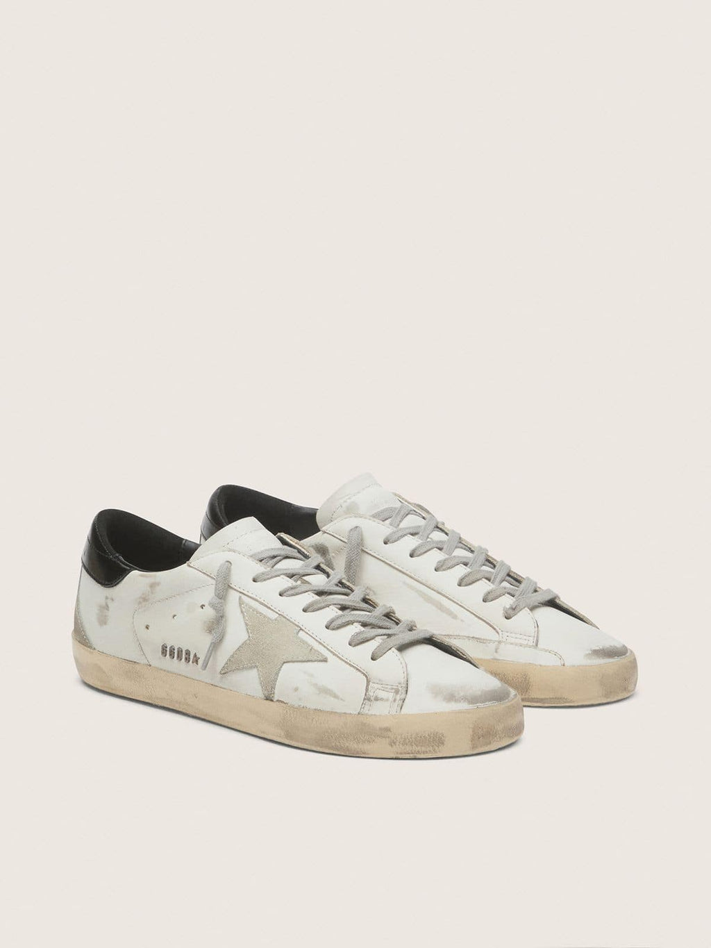 Golden Goose Super-Star Donna con Talloncino Nero e Metal Studs Lettering
