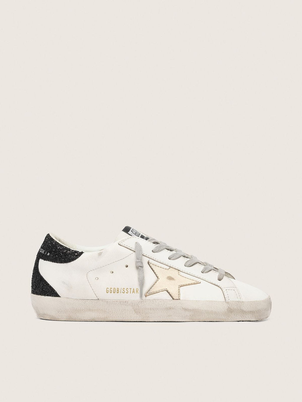 NUOVO ARRIVO - Golden Goose Super-Star Donna con stella oro e talloncino in glitter nero