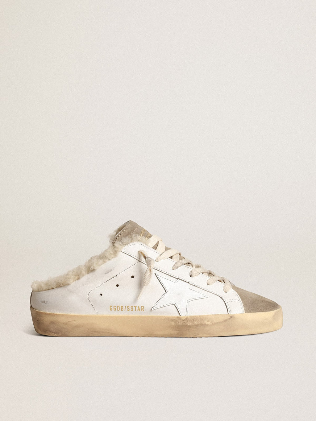 Golden Goose Super-Star Sabot con Stella in Pelle Bianca e Fodera in Shearling