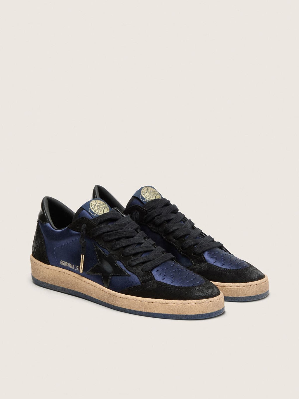 Golden Goose Ball Star Ltd Donna in Suede Blu Scuro e Nero con Stella Nera