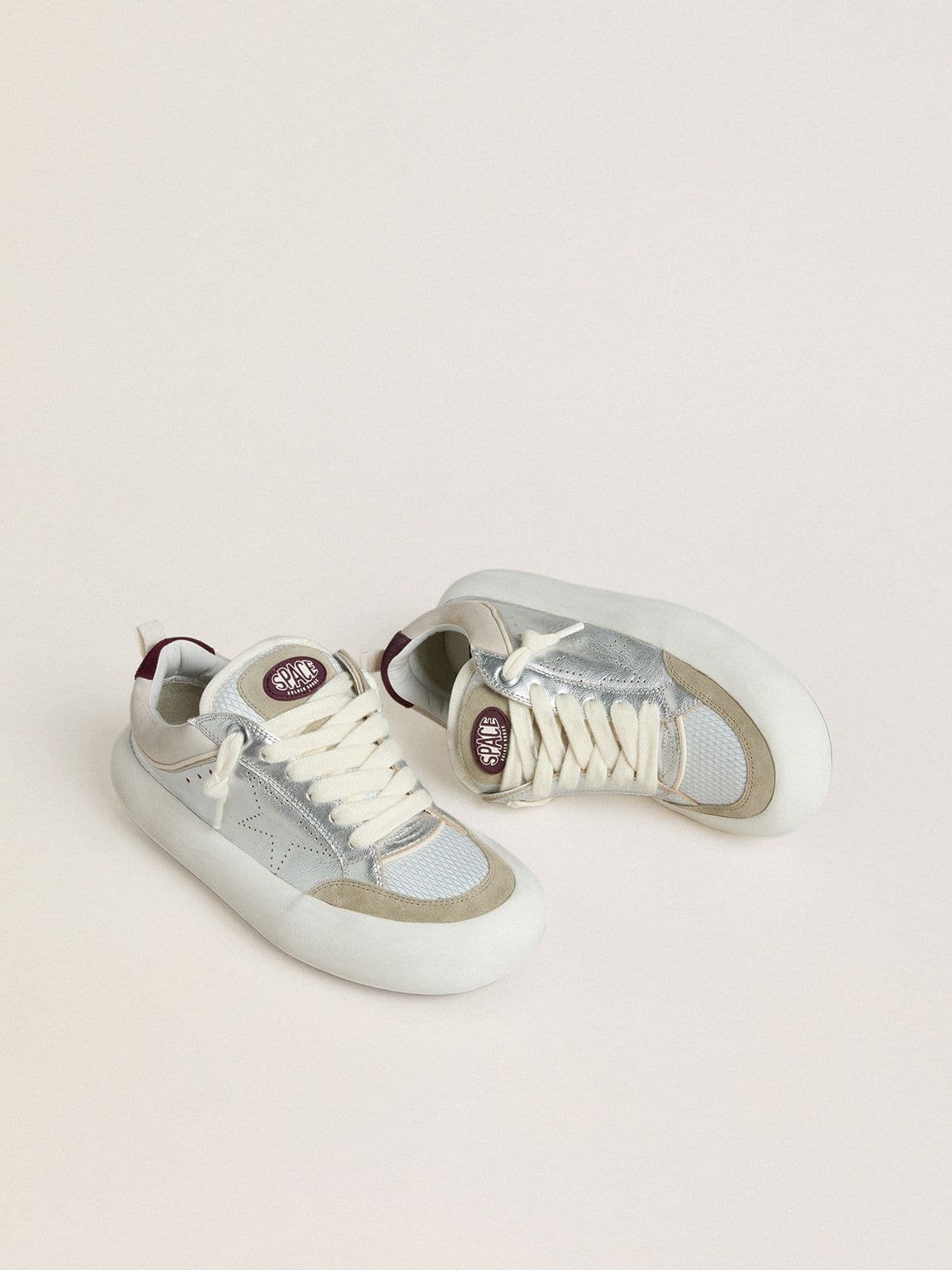 Golden Goose Space Star Cube Donna in Pelle Color Ghiaccio e Argento con Talloncino Bordeaux