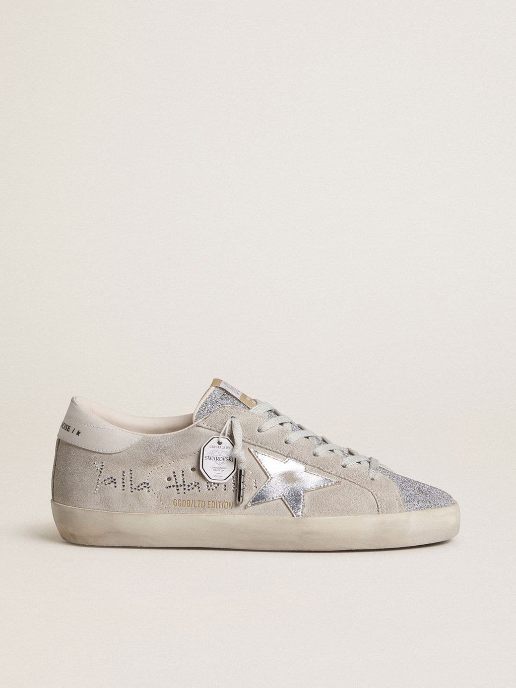 Golden Goose Super-Star Donna Ltd in Suede Grigio con Stella in Pelle Laminata e Linguetta in Cristalli Swarovski