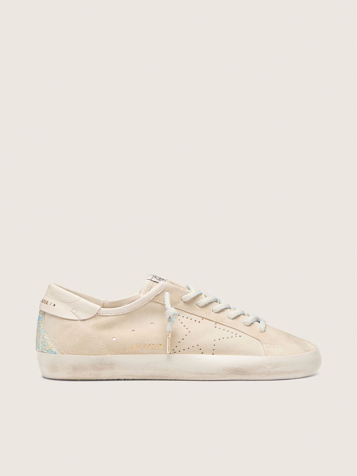 Golden Goose Super-Star Donna in Suede Crema con Stella Traforata e Inserto con Perline
