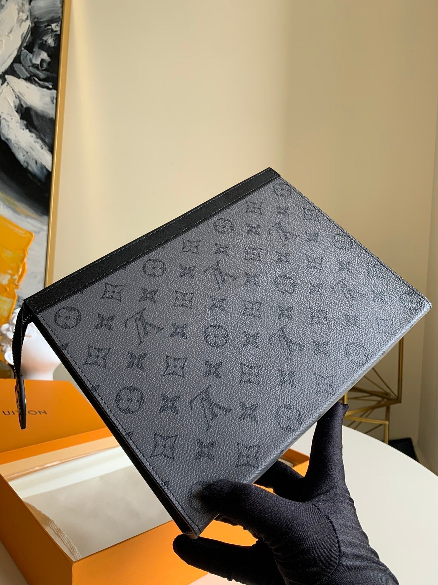 LV POCHETTE VOYAGE MM – Accessorio premium elegante