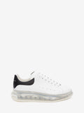 Oversized in white Gum