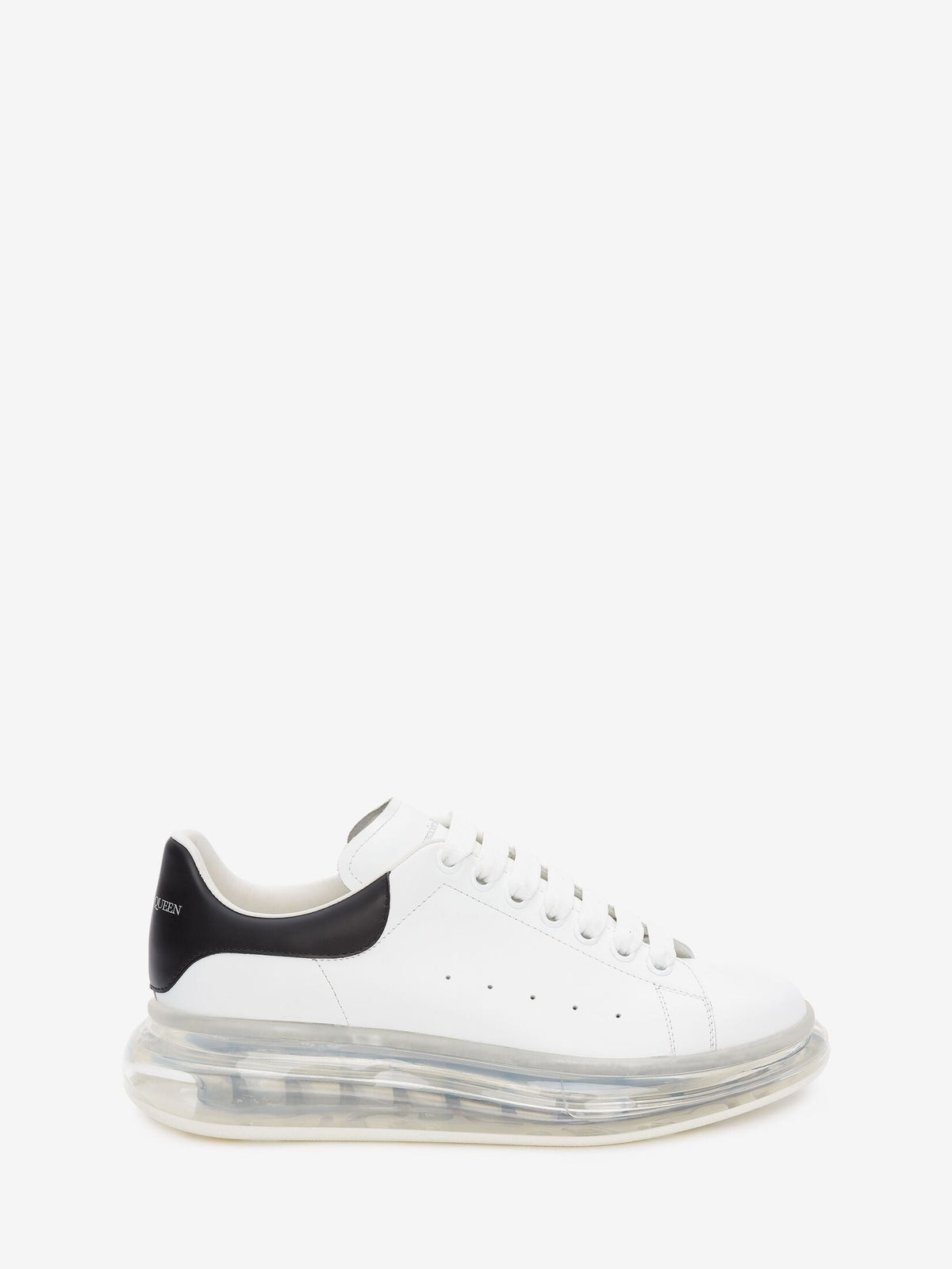 Oversized in white Gum