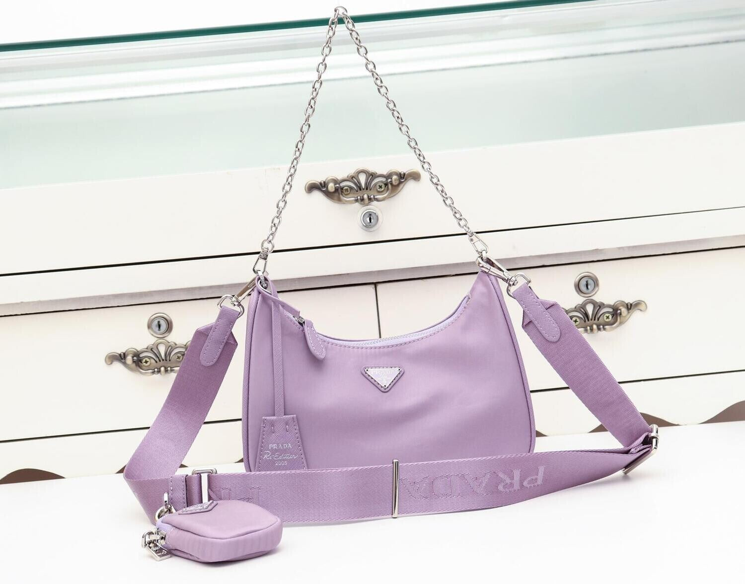 PRADA RE-EDITION 2005 IN RE-NYLON – Accessorio premium elegante