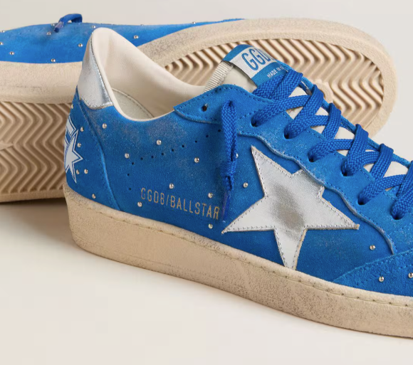 Ball Star in suede azzurro con borchie e stella in pelle laminata argento