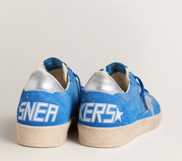 Ball Star in suede azzurro con borchie e stella in pelle laminata argento