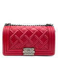 CHANEL 2012-2013 Quilted Embossed Medium Boy Bag - Red - OUTLET ITEM FINAL SALE – Accessorio premium elegante