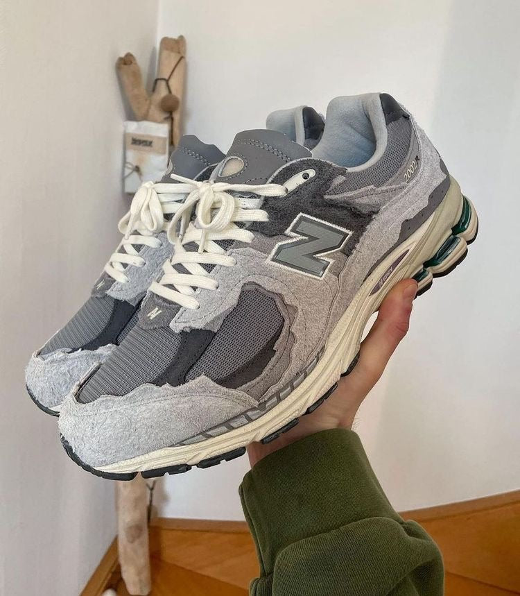 New Balance 2002R