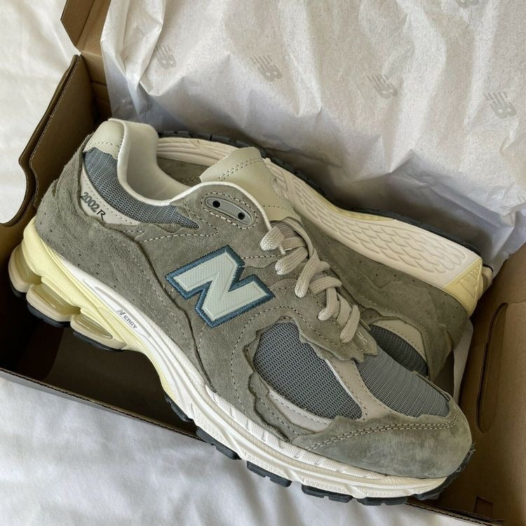 New Balance 2002R