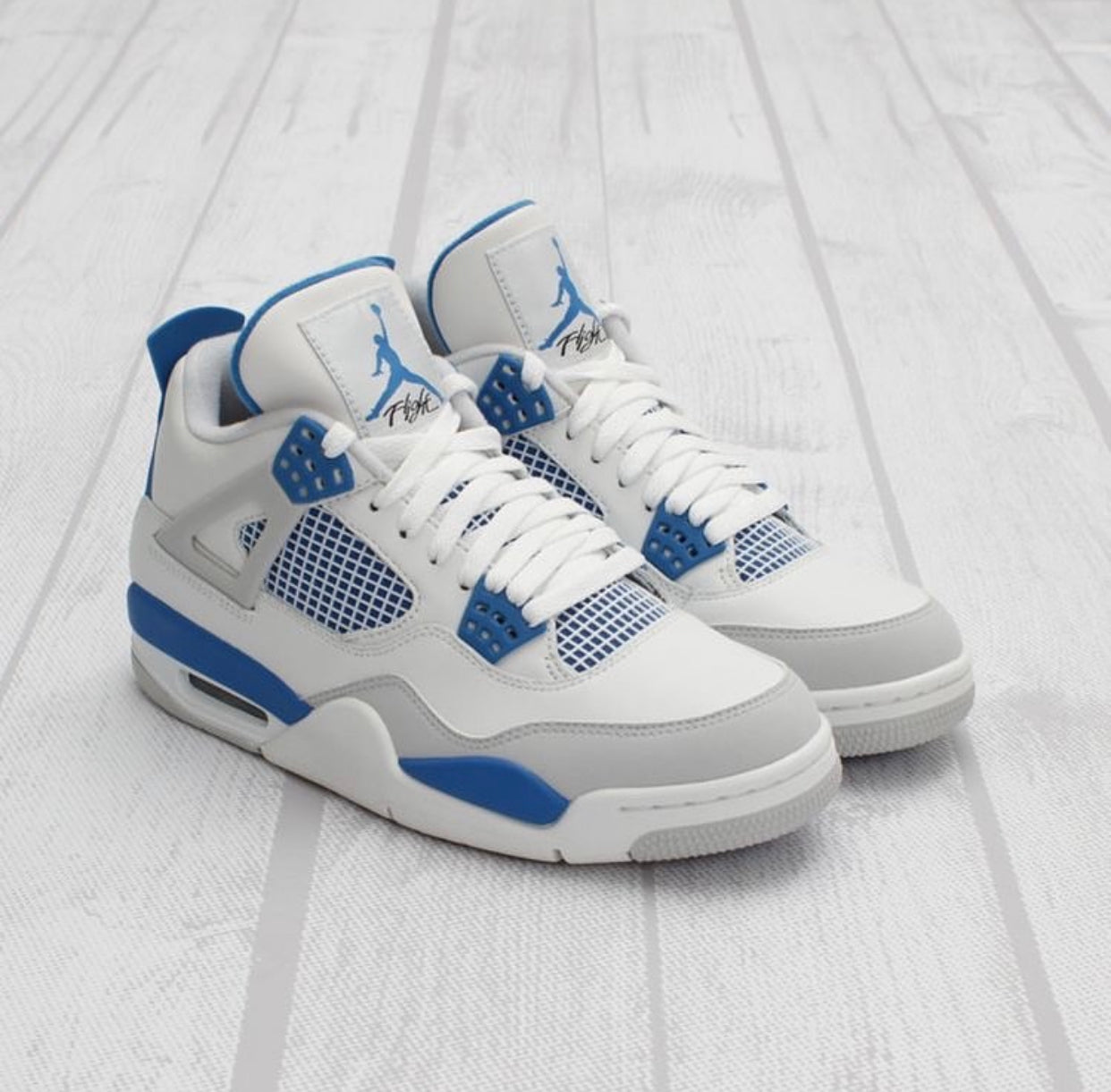 Air Jordan 4 – Accessorio premium elegante