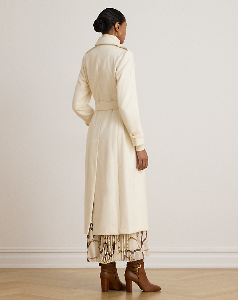 Cappotto con collo a imbuto e cintura — Panna Moda