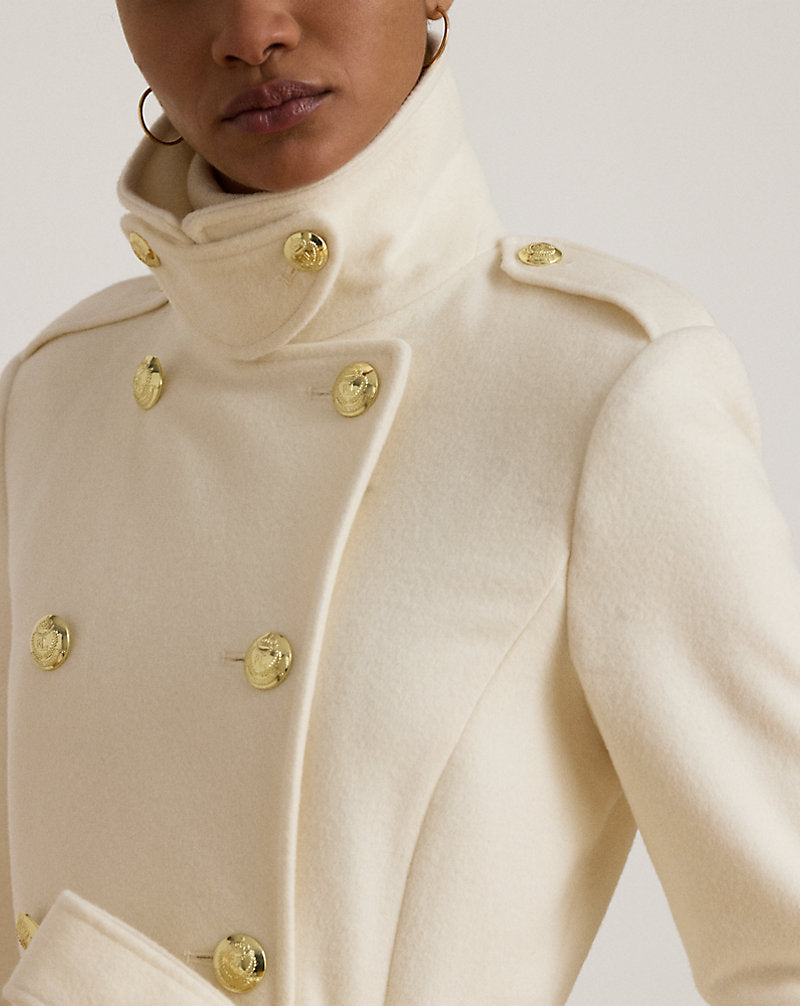 Cappotto con collo a imbuto e cintura — Panna Moda