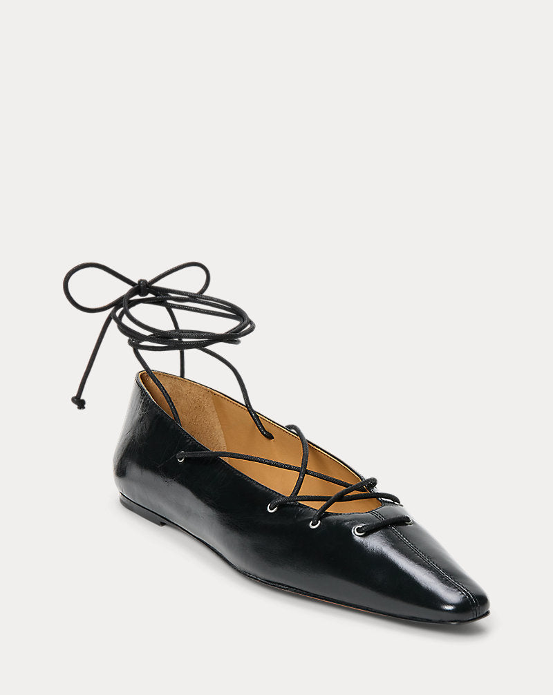 Ballerine a punta in pelle con lacci — Nero