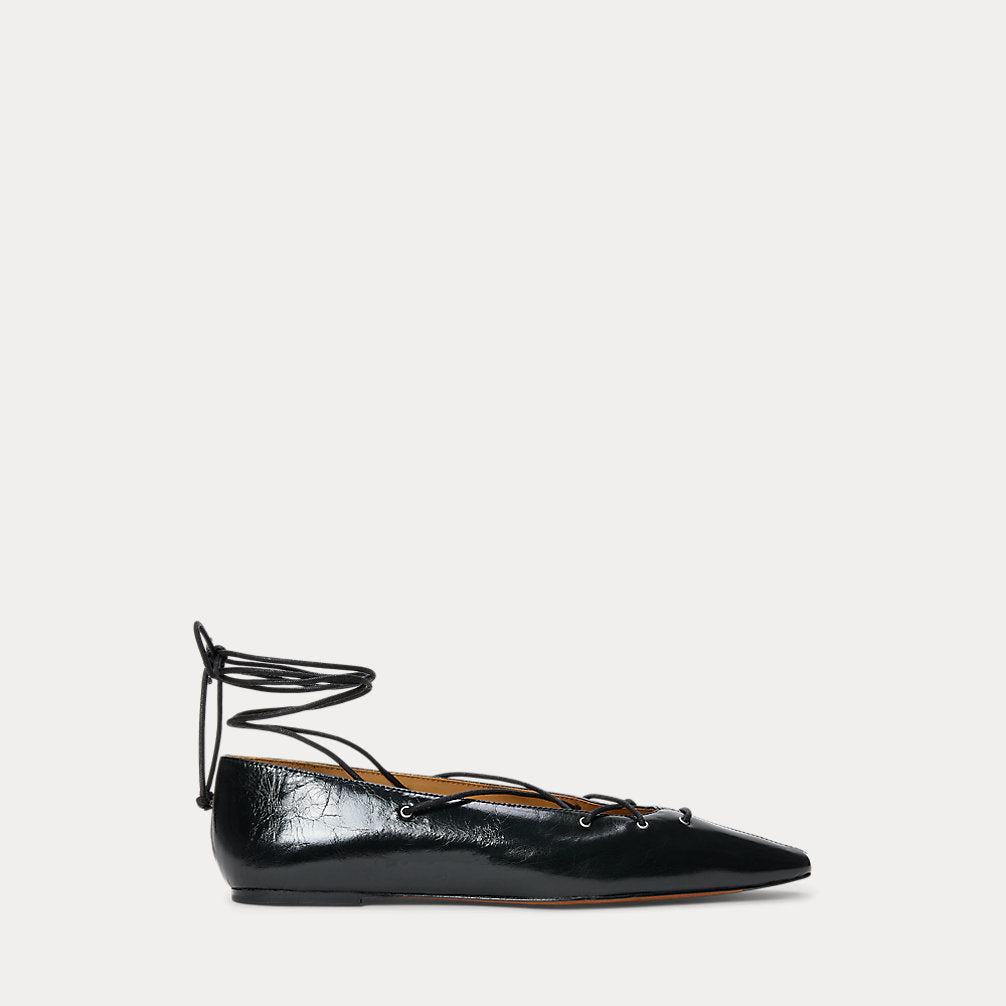 Ballerine a punta in pelle con lacci — Nero
