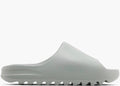 Yeezy Slide Salt – Accessorio premium elegante
